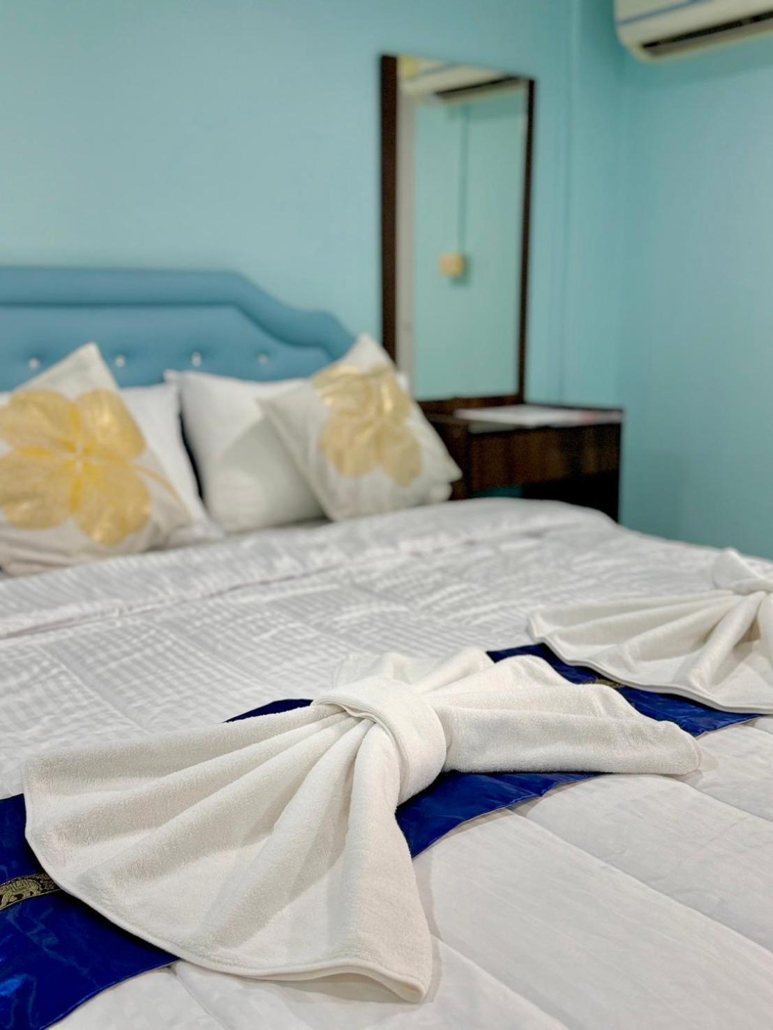 Ocean Blue Huahin Guesthouse Екстер'єр фото