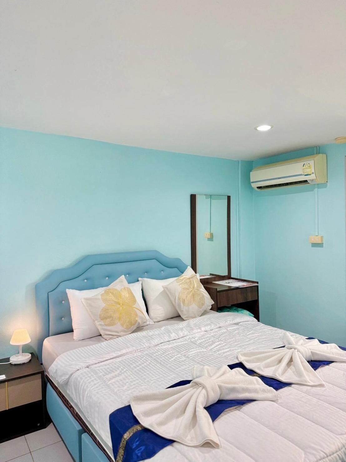 Ocean Blue Huahin Guesthouse Екстер'єр фото